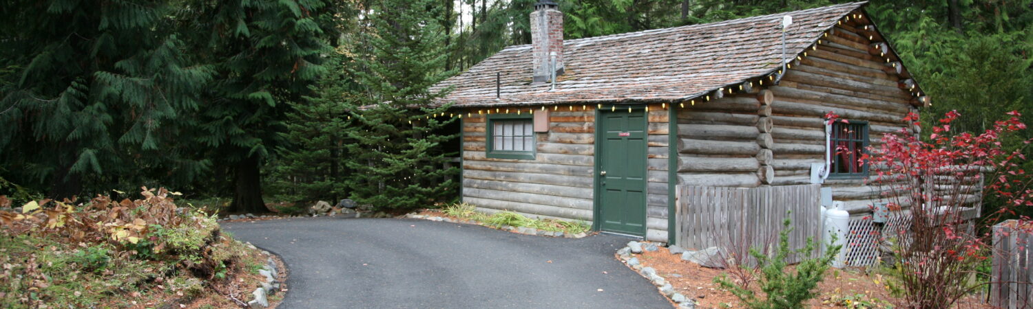 Outside view of Creekside Cabin